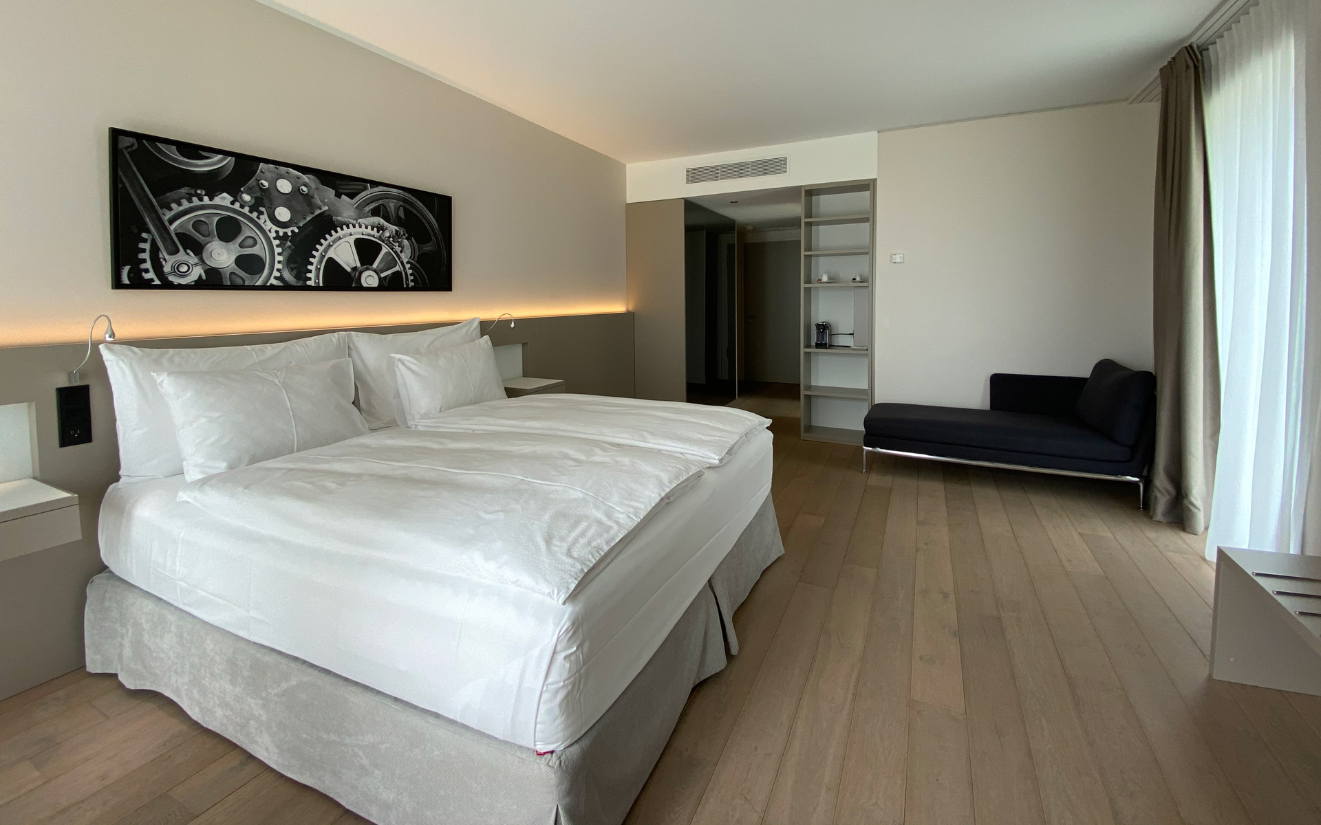 Room Image 3